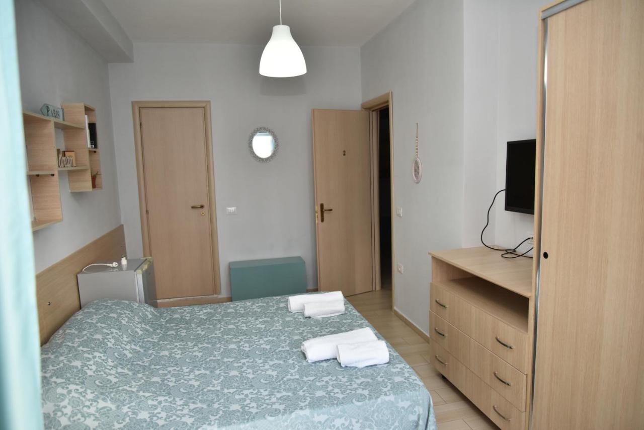 Arianiti Guesthouse Vlorë Exteriör bild