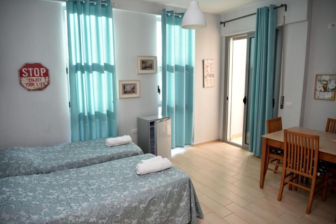 Arianiti Guesthouse Vlorë Exteriör bild