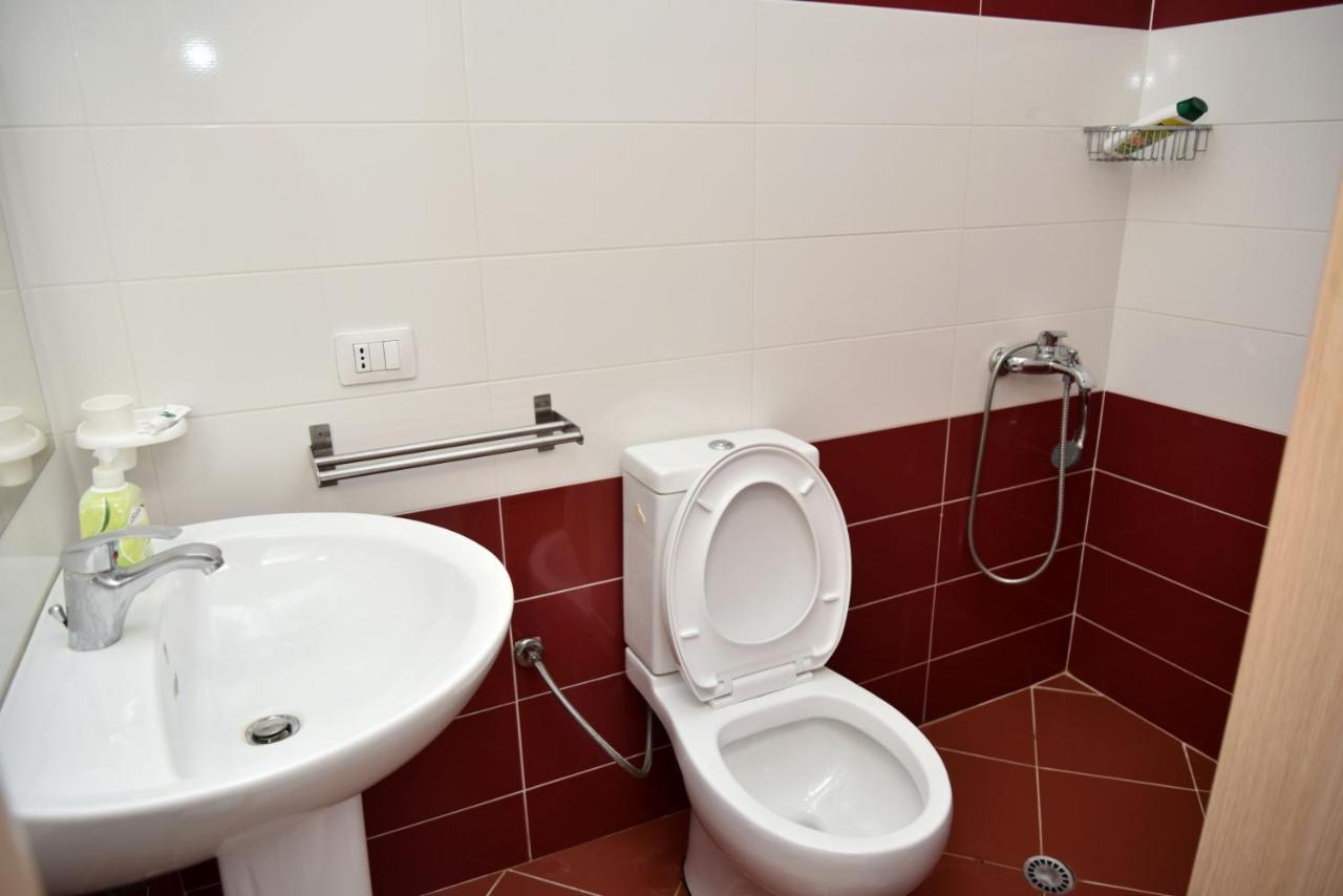 Arianiti Guesthouse Vlorë Exteriör bild