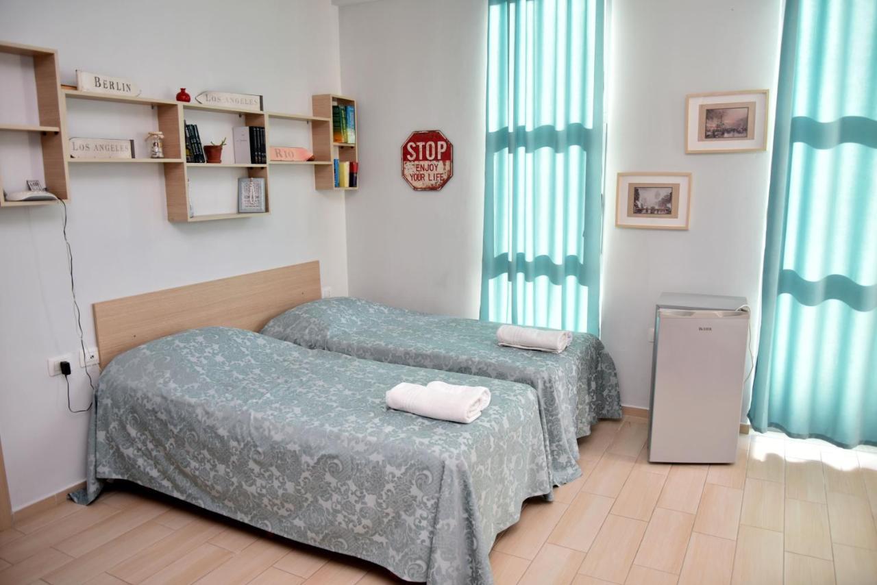 Arianiti Guesthouse Vlorë Exteriör bild
